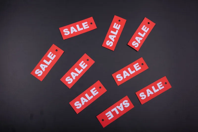 Cracking the Markdown Mystery: What Retailers Don't Want You to Notice Before Prices Drop