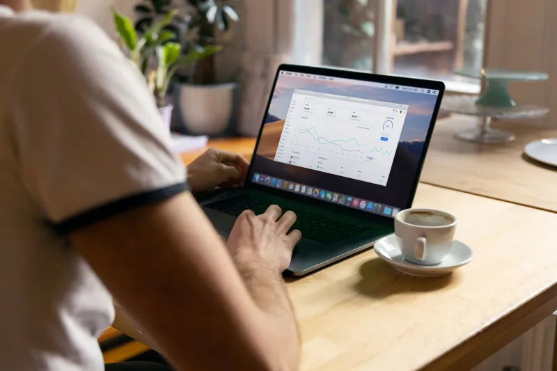 Set It and Stalk It: How Price Tracking Tools Turn Everyday Shoppers Into Deal Predators